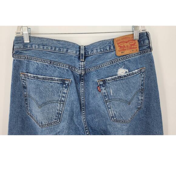 Levis 501 Men's Destroyed Medium Wash Button Fly Jeans Size 36 X 30‎ - Picture 7 of 9